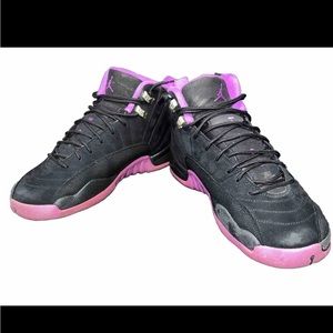 Jordan 12 violets size 9